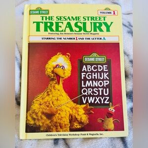1983 VTG The Sesame Street Treasury Volume 1: Starring the Number 1/ Letter A